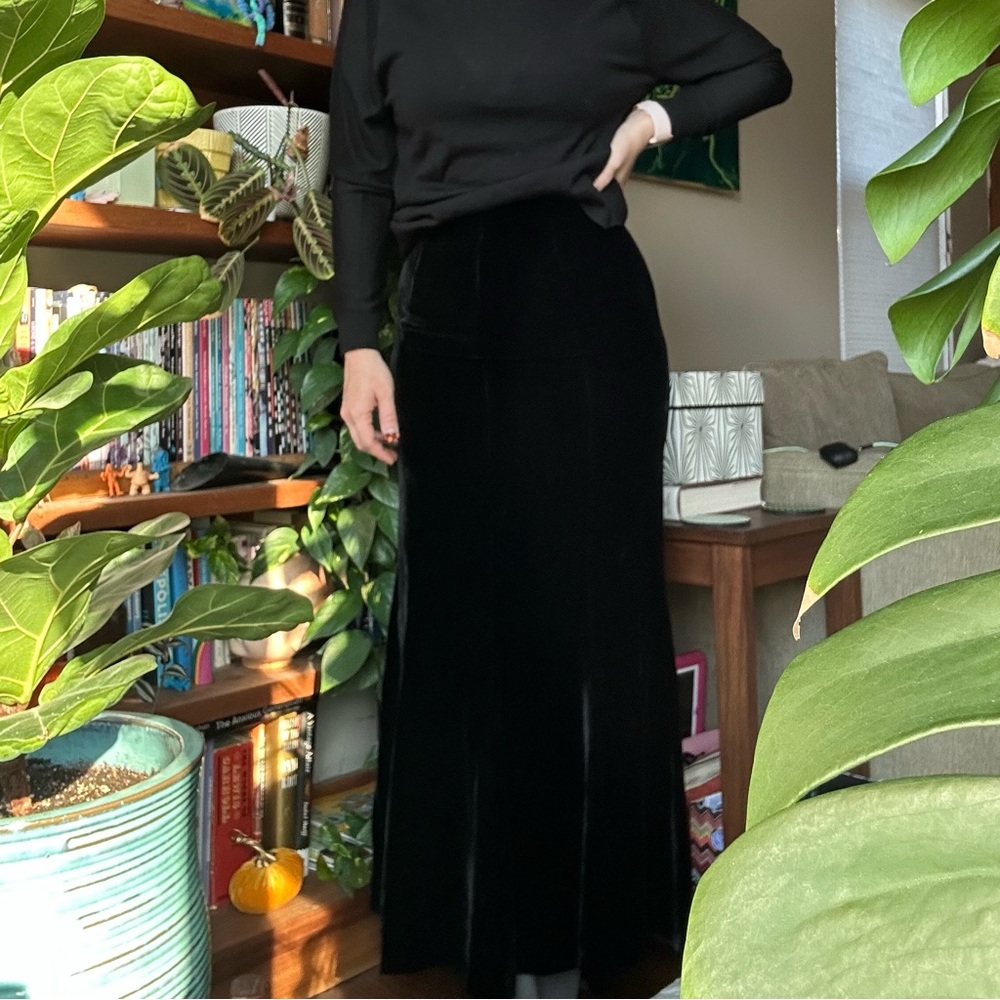 Vintage 90s black velvet slinky maxi skirt